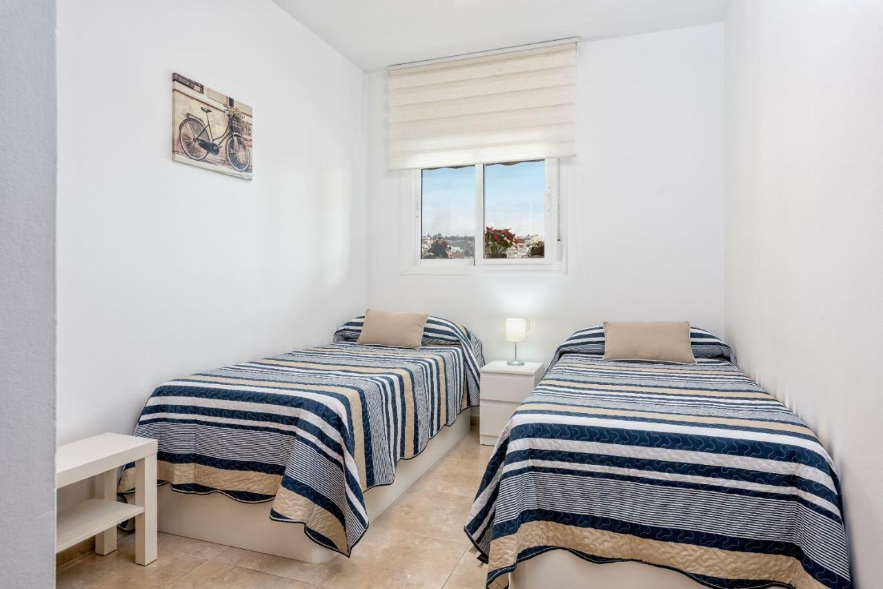 Wintowinrentals Best Location, Beach, Pool & Parking Rincón de la Victoria Kültér fotó